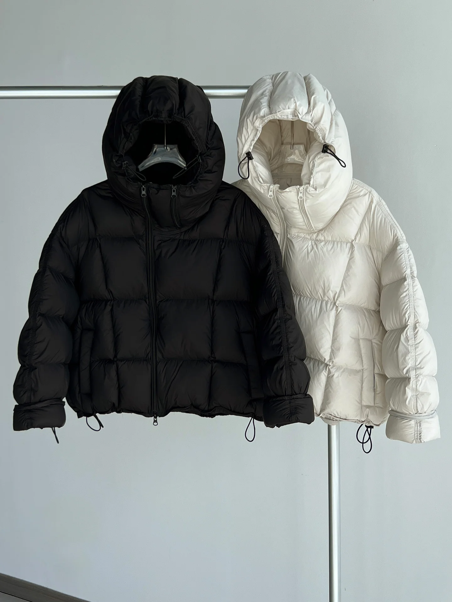 White Duck Down Jacket Women's Puffer Jacket Thick Hooded Winter New Square High-end Feeling Small Fashionable Warm Bread Jacket