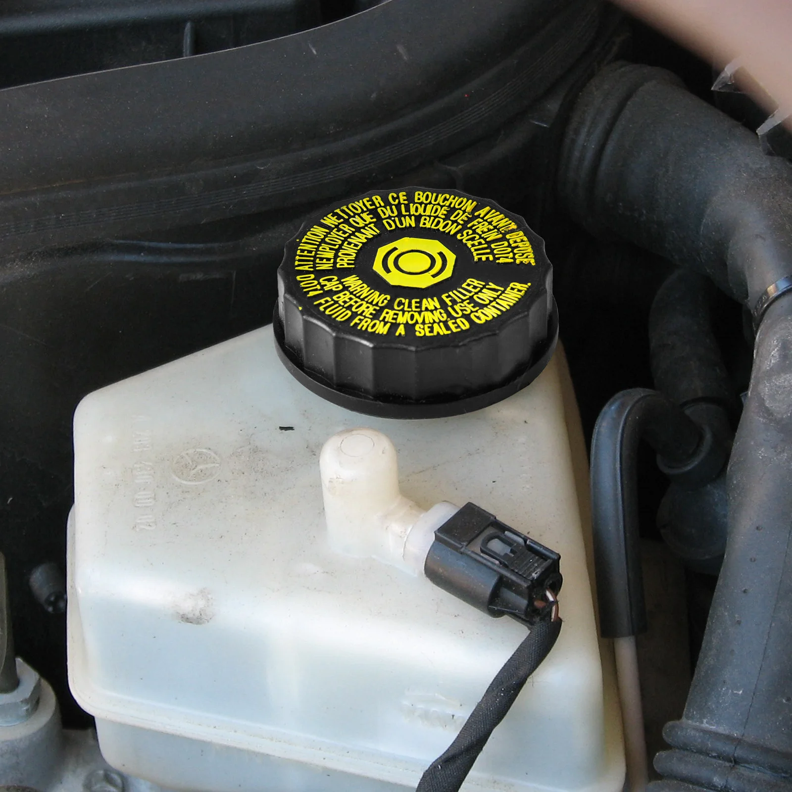 Крышка бачка бачка тормозной жидкости автомобиля для Peugeot 206 306 307 308 408 508 Citroen C2 C4 C5 C6 Toyota Corolla Hilux VII