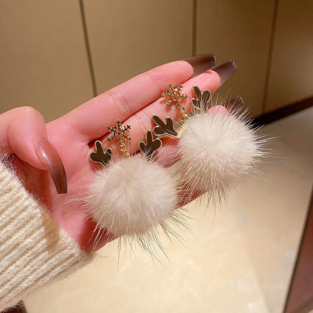 Elegante Urlaub Ohrringe Kreative Schneeflocke Hirsch Geweih Plüsch Ball Tropfen Baumeln Ohrringe Für Frauen Männer Weihnachten Schmuck Geschenke