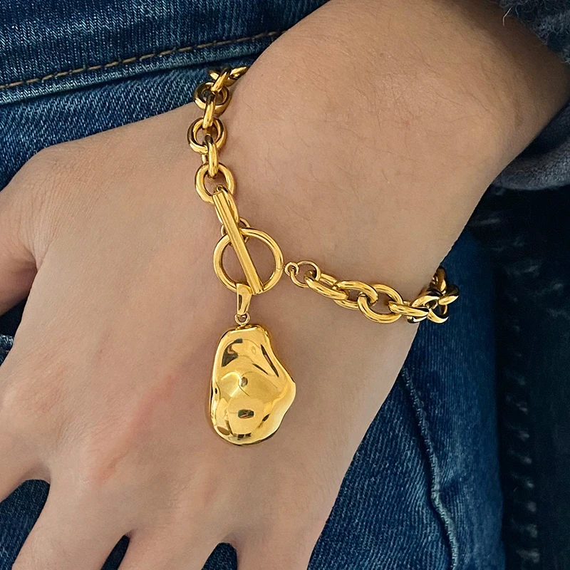 

AIKOER минималистичный браслет с подвеской в виде стального шара инопланетянина, браслет с крестообразной цепочкой из нержавеющей стали, браслет с пряжкой, штабелируемые женские украшения