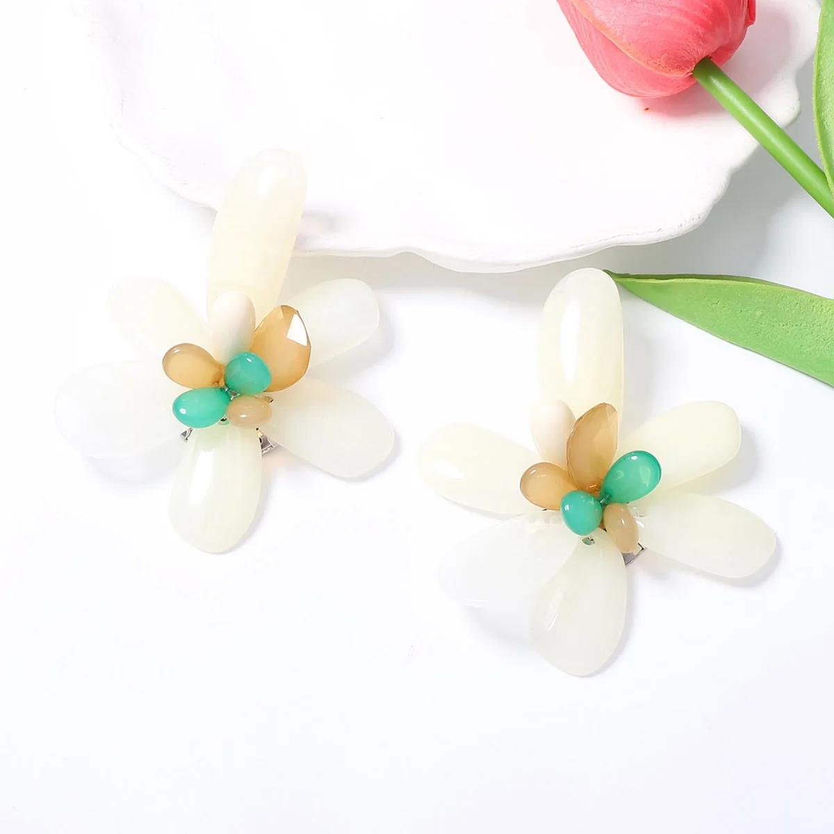 2026 Neue Modische Harz-Blumen-Ohrhänger für Damen, Bohemian Sommer Strand Party Schmuck Ohr-Accessoires – Detail 4