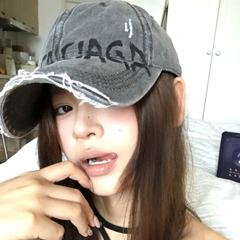 American Retro Vintage Distressed Duckbill Cap Sun Shading Versatile Face Enhancing Small Letter Distressed Baseball Cap