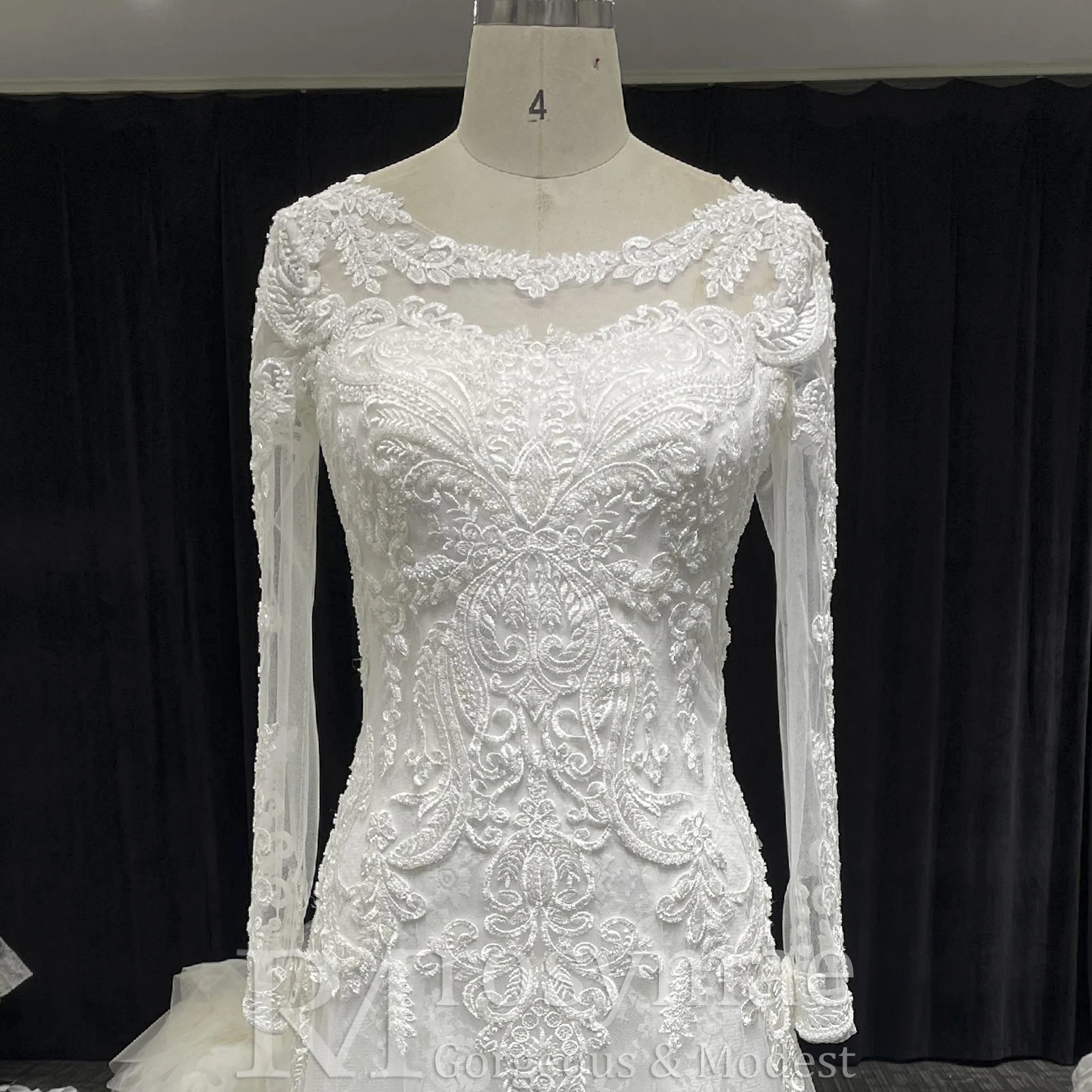 Rosymae kanten trouwjurk met lange mouwen A-lijn tijdloze elegantie voor de bruid