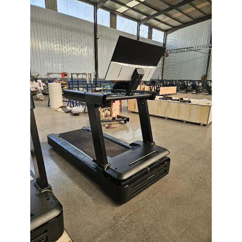 YTYIN LZX-L30T جهاز سير تجاري متعدد الوظائف مع شاشة منحنية ومحرك تيار متردد للبيع