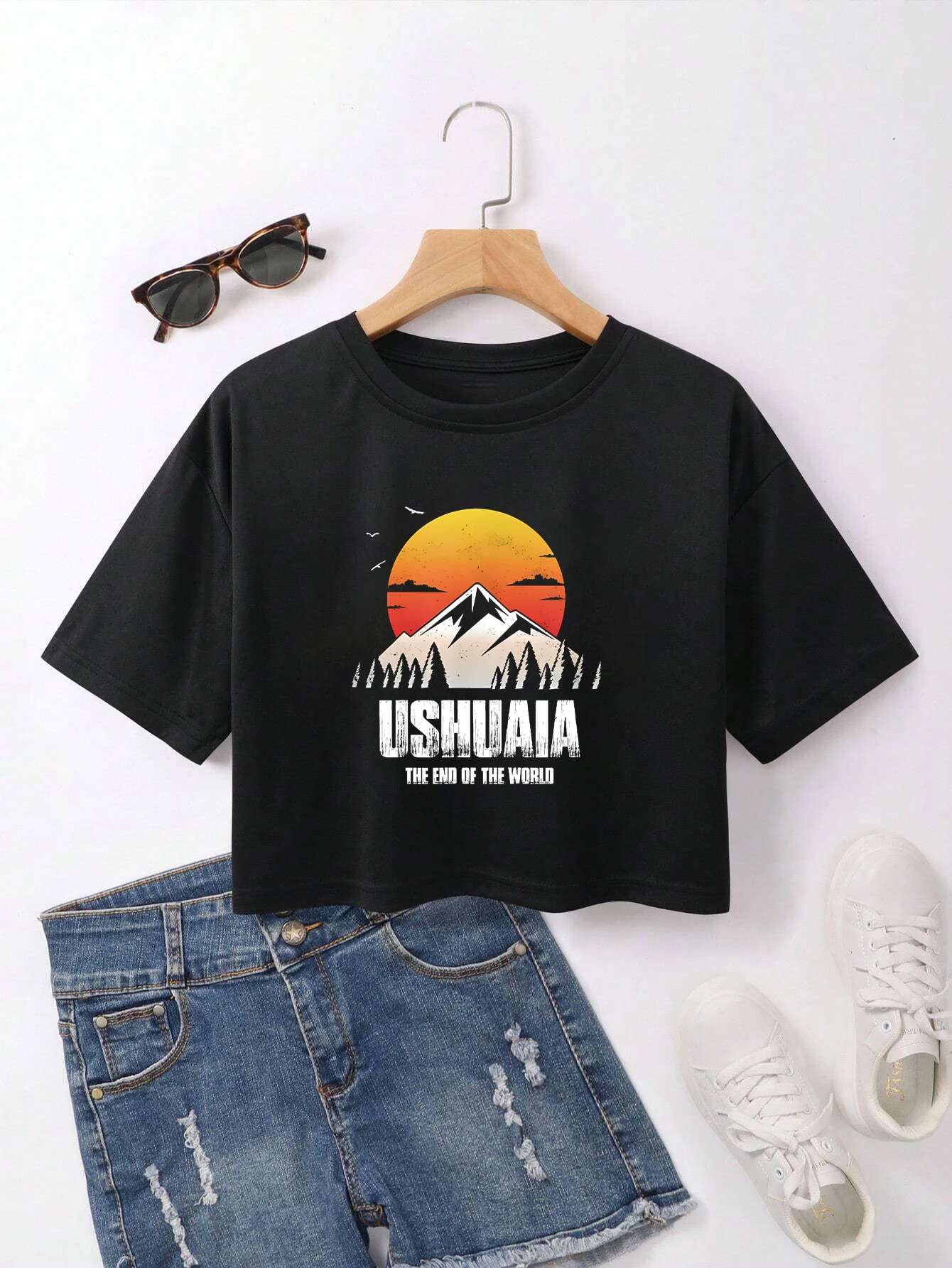 2024 Ushuaia Snow Mountain Sunset Graphic Crop T-shirt Women  clothes Summer Fashion Harajuku Casual O-Neck Short top