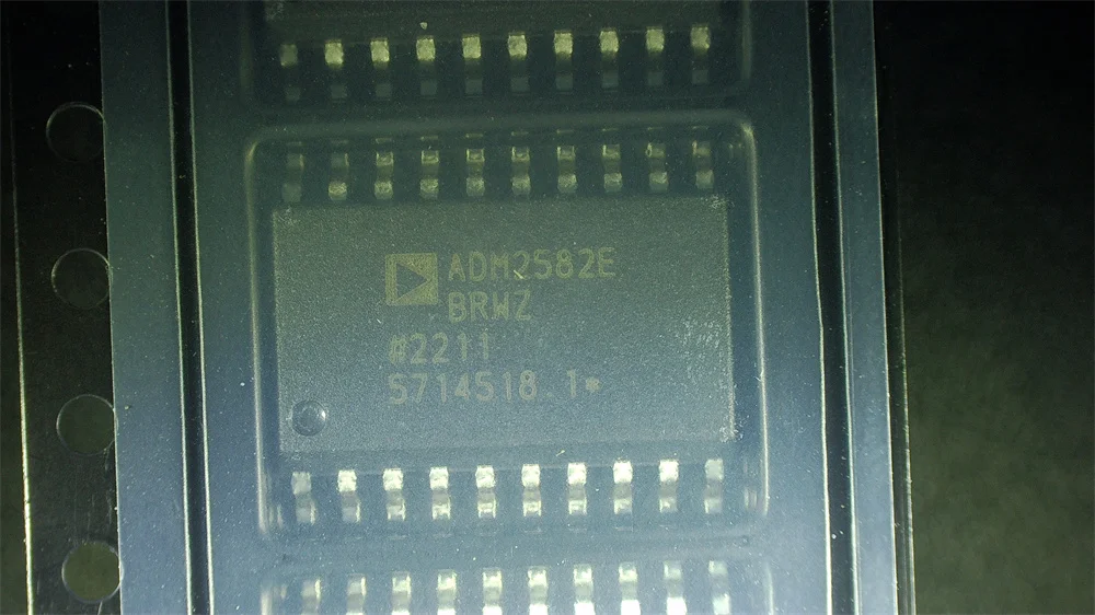 ADM2582EBRWZ-REEL7 ในสต็อก