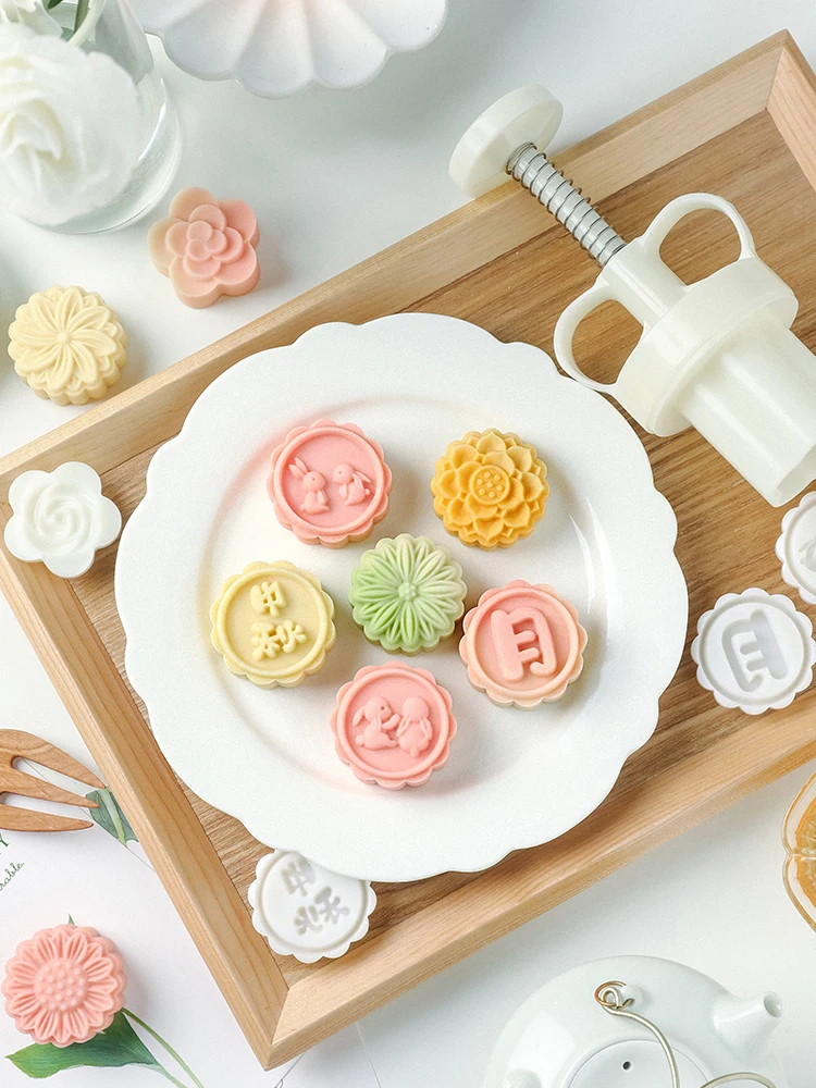 Mini Moon Cake Mold Green Bean Cake Hand Pressure Household Bunny Pastry Cold Cover Baking Tool Roll 15 G20g