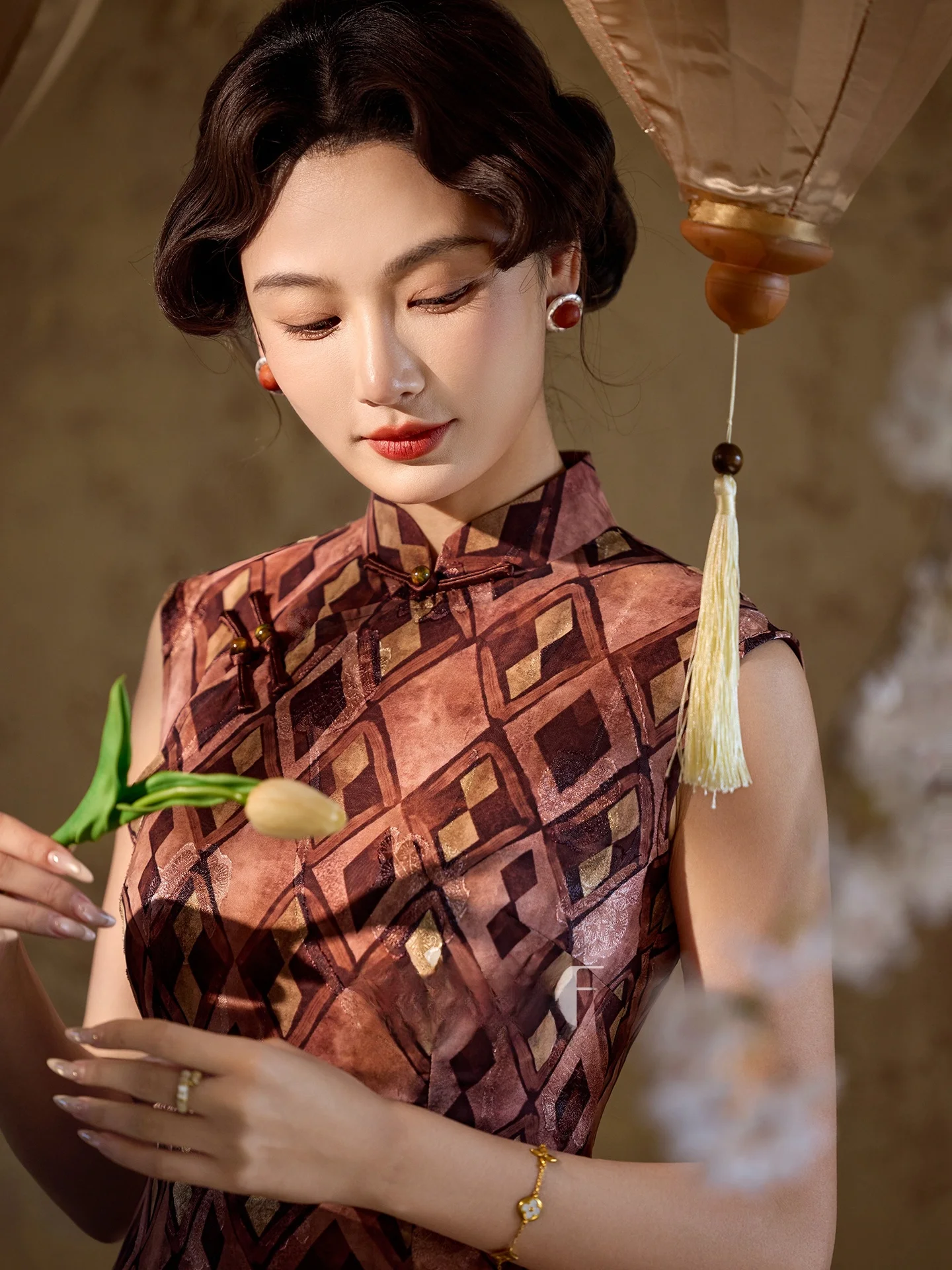 

Новое китайское ципао в стиле ретро, повседневное, с цветочным узором, длинное, в стиле Республики Китай.