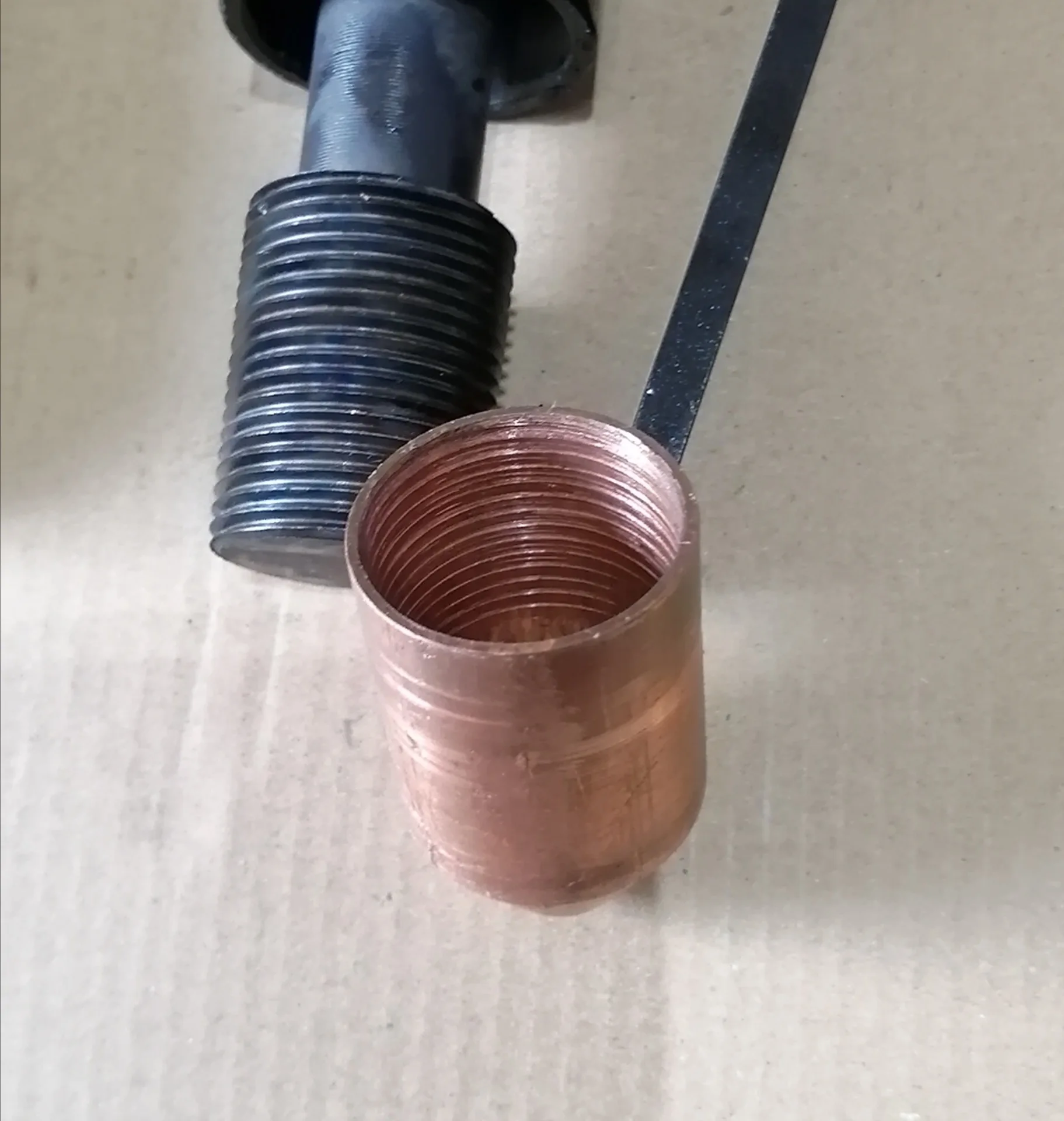 Suitable for Cum mins NT855/M11 fuel inje ction nozzle copper sleeve disassembly tool tap type