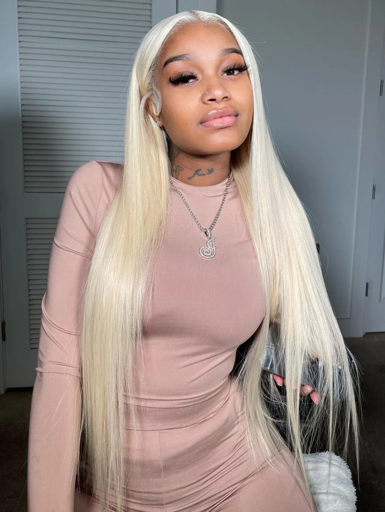 200% 34 дюйма 613 медовый блондин цвет прямые 13x4 HD прозрачные кружевные фронтальные парики бразильские предварительно выщипанные с волосами ребенка