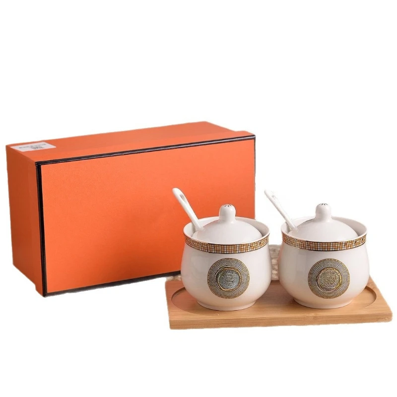 

High-grade bone china seasoning jar bottle kitchen salt jar with lid jar seasoning box matching spoon 2