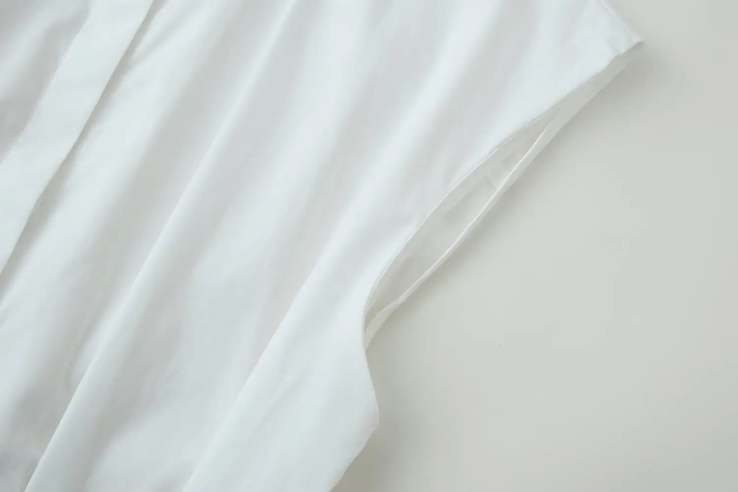 TFMLN Damen Freizeit Ärmelloses Hemd Sommer High Street Trendige Pendler-Shirts 2026 Sommer Mode Elegante Hemden mit Plissiertem Saum – Detail 11