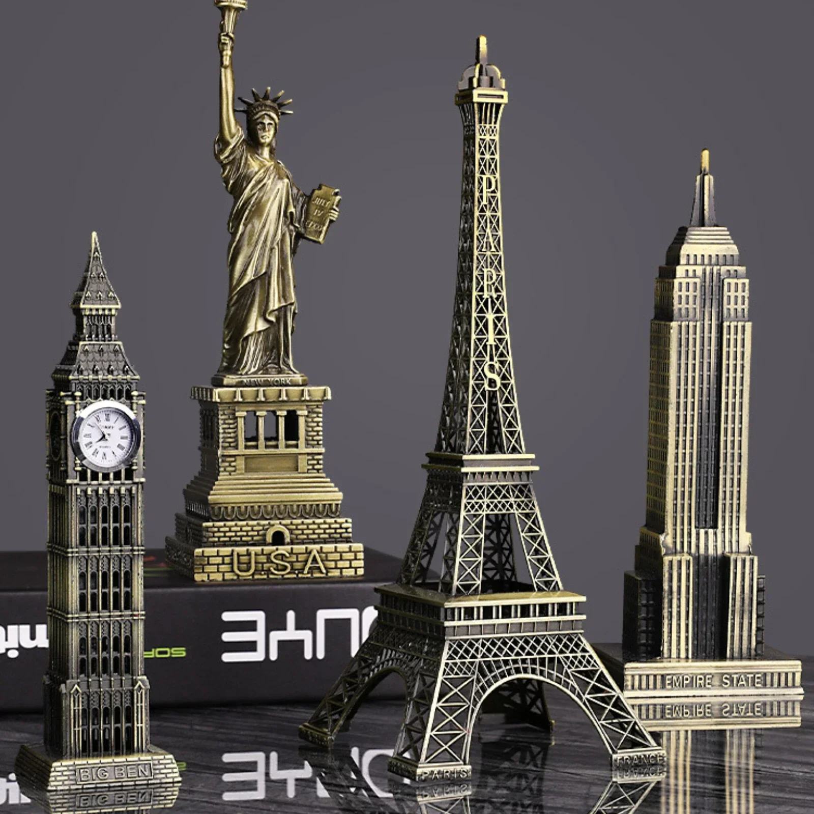 Metal Building Model Statue Home Office Decoration Decoration Building 3d Big Ben Alfie Tower Statue of Liberty Model Souvenir