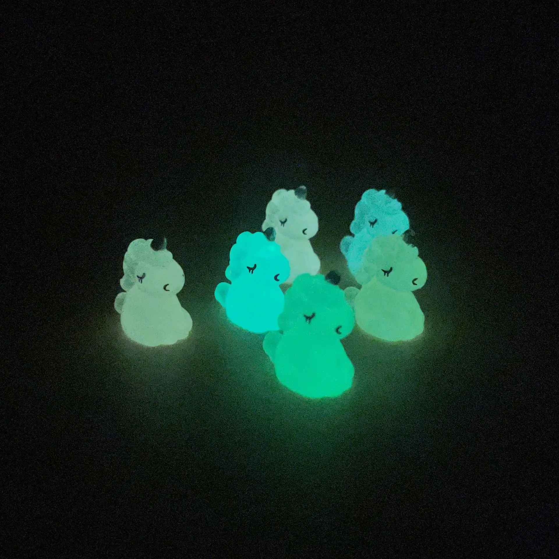 10 Uds. De dijes de unicornio y caballo 3D luminosos Kawaii, colgantes de animales para fabricación de joyería DIY, pendientes, llaveros, juguetes
