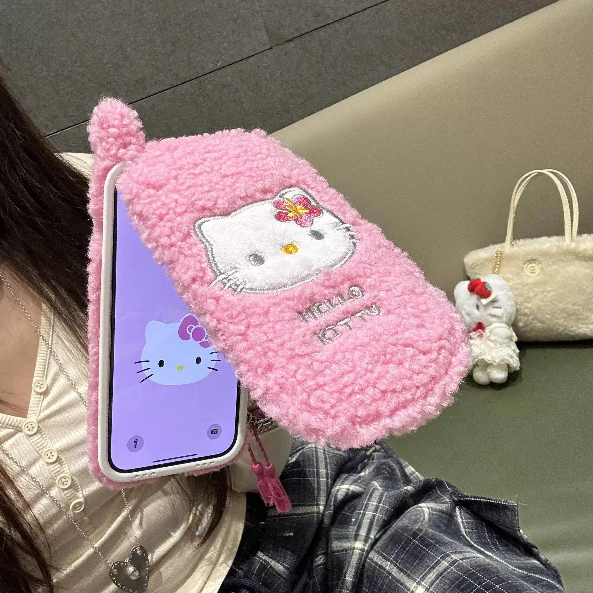 Luxury Plush Phone Hello Kitty Mirror What About Cashmere Wool Warmth Phone Case For iPhone 13 14 15 16 Pro Max Flip KT furry