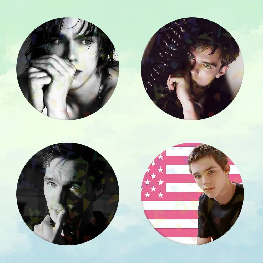 Broche con Insignia de la Bandera Americana del Actor H-Hoult S-Stills, Broches Creativos con Figuras, Accesorios para Bolsos, Sombreros y Ropa, Regalos