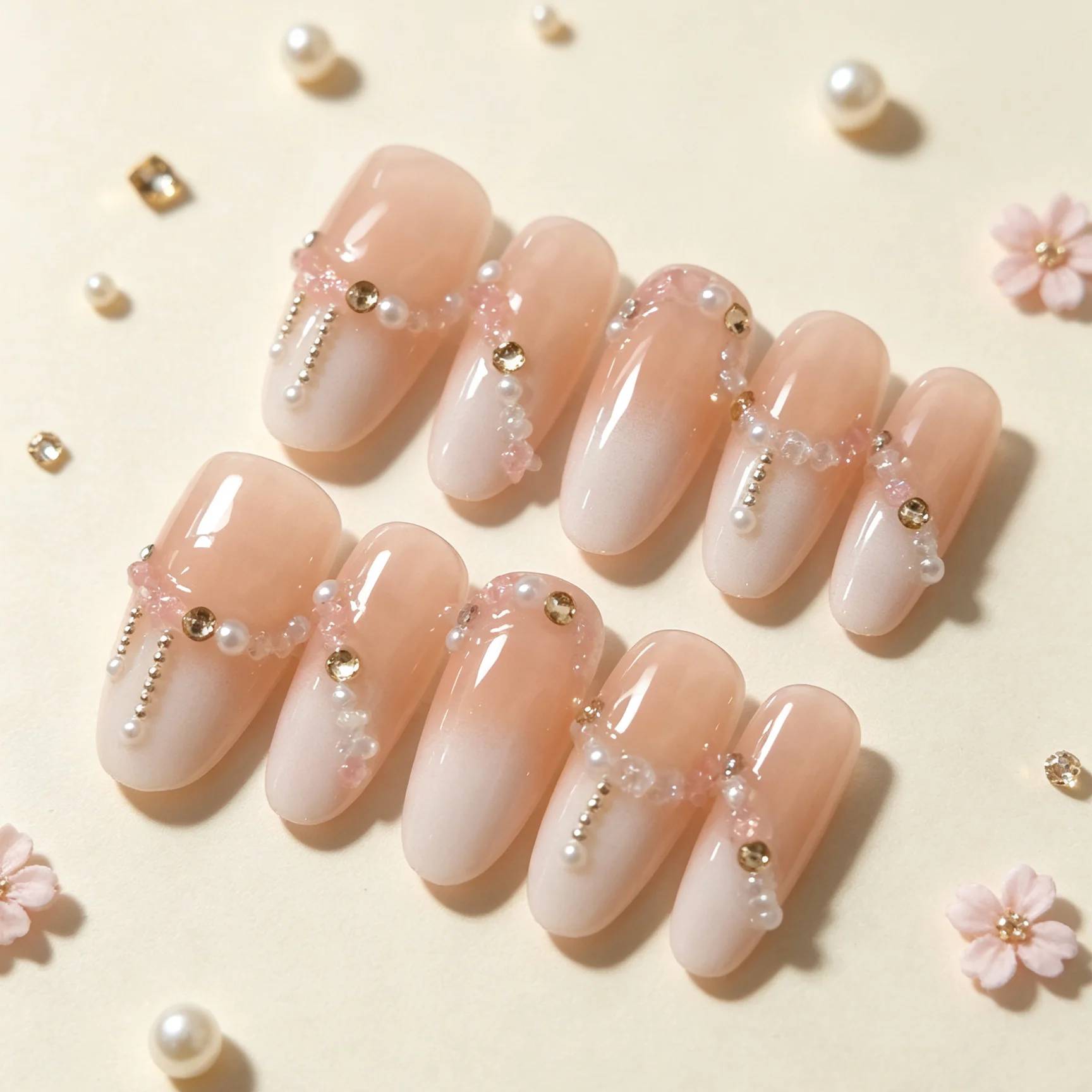 10 faux ongles en forme d'amande pressés à la main, magnifiques faux ongles, dégradé rose nude, diamants rose nacré, adaptés aux femmes