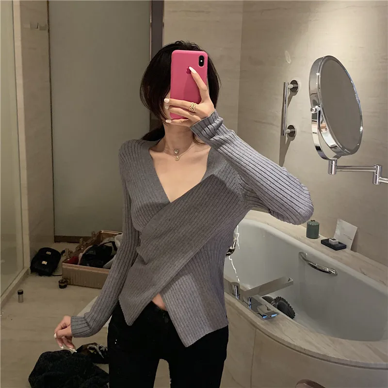 Undershirt Women Spring Fashion Cross V-neck Slim fit Knit Long sleeve Top New Western Sle Design Sense Sweater