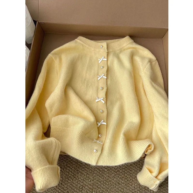 Cardigan lavorato a maglia con fiocco carino dolce giallo decorato da donna cardigan a maniche lunghe a maniche lunghe con colletto tondo allentato casual