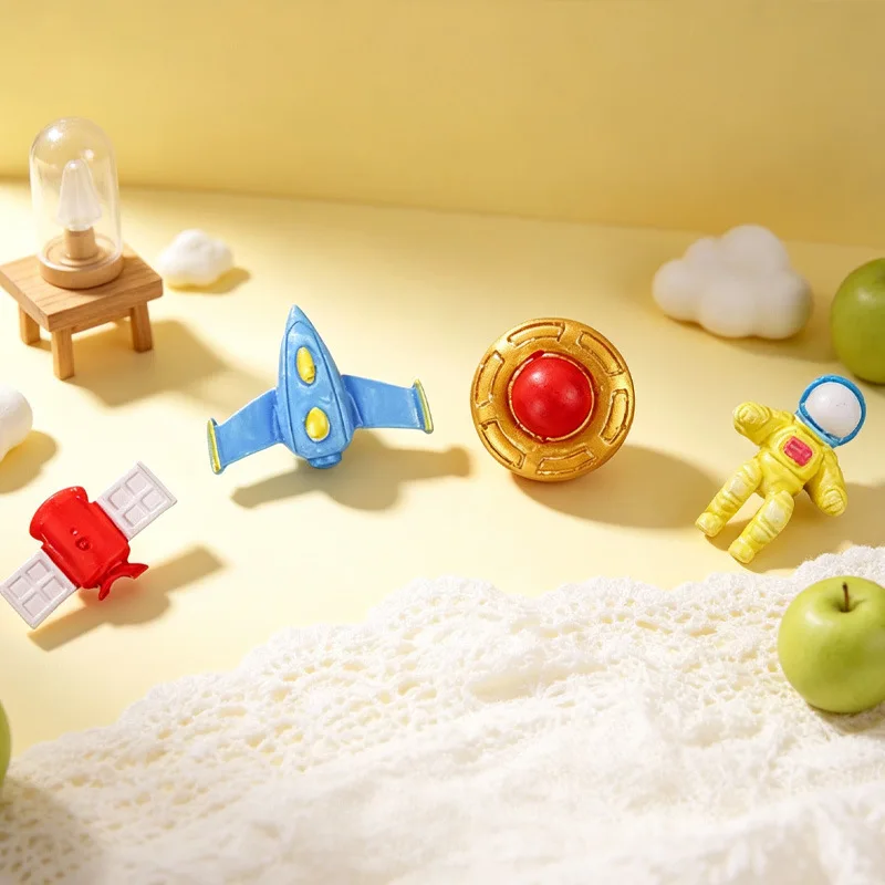 Cartoon Space Silicone Mold Astronaut Rocket Flying Saucer Satellite Cake Aromatherapy Handmade DIY Silicone Mold Silicone Molds
