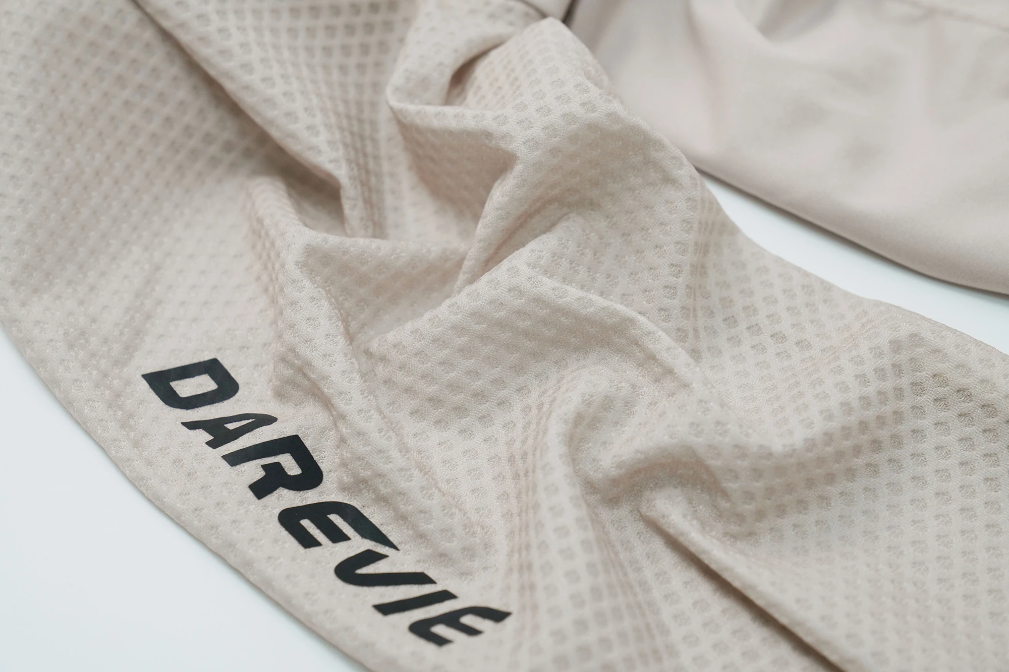 DAREVIE Radtrikot mit 3D-Bubble-Ärmeln, UV-Schutz, Profi-Level, Herren-Radtrikot, Feuchtigkeitsableitend, Rutschfest – Detail 17
