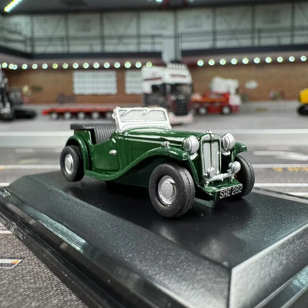 

OXFORD 1:76 Scale Diecast Alloy Green MG MGT Toys Vintage Cars Model Classics Nostalgia Adult Souvenir Gifts Static Display