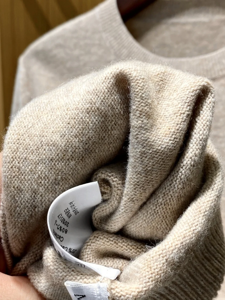 سترة تريكو رجالية إيطالية فاخرة مستديرة بلون نقي قاعدة irt 80% صوف 20% Camere سترة خريف وشتاء عصرية