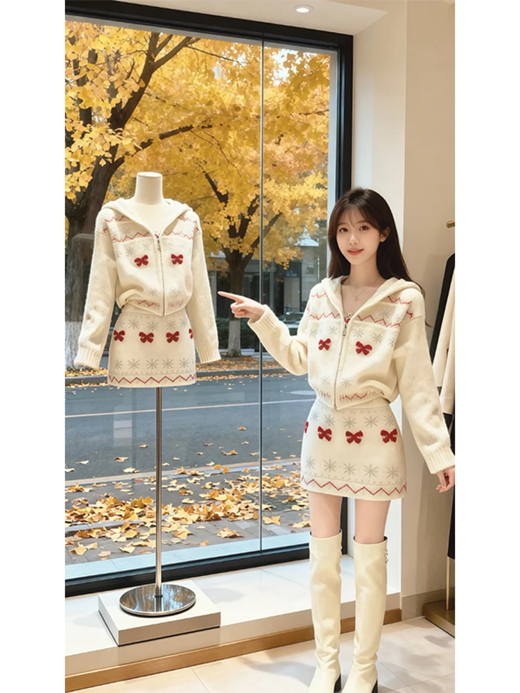 

Корейский комплект Sle Sweet Girl Gentle Wind Set Женская зимняя новая свободная верхняя юбка Повседневный уличный комплект из двух предметов с высокой талией и бабочкой...