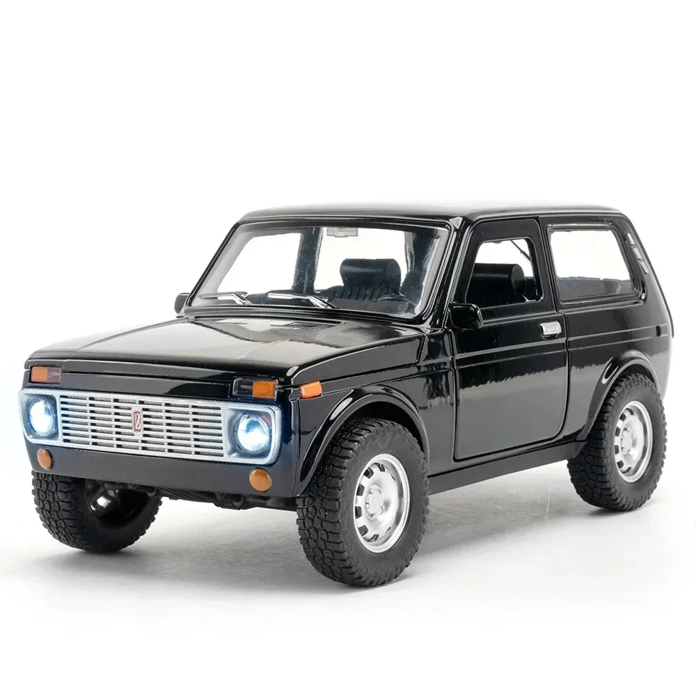 1:18 LADA NIVA Classic Car Model Alloy Car Diecasts Metal Toy Vehicles Car Model Simulation Sound and Light Collection Gift Boys