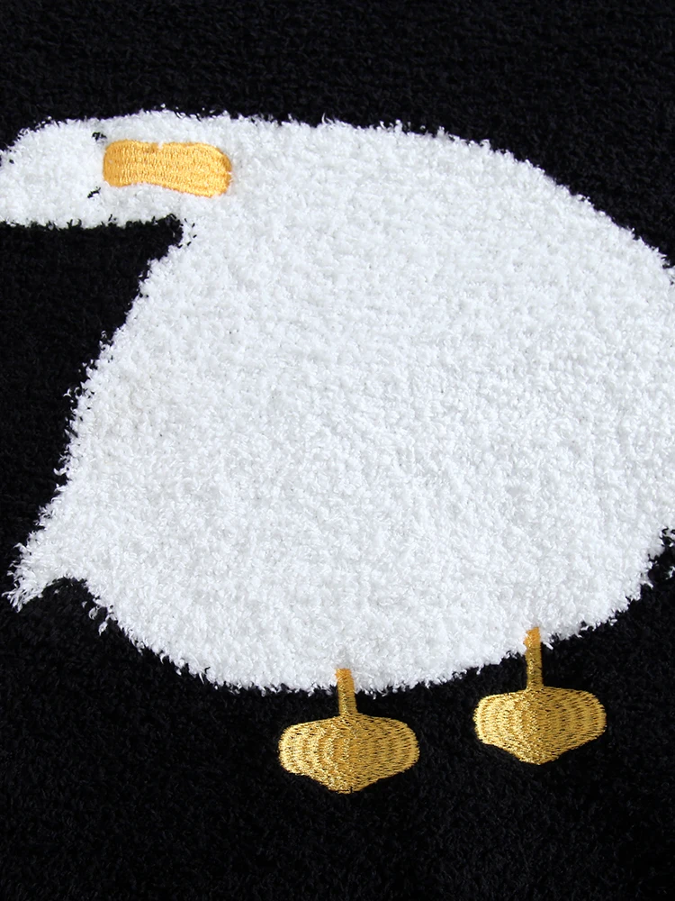 بيجامة مخملية سميكة دافئة لخريف وشتاء 2025 من الصوف كارتونية لطيفة ملابس منزلية غير رسمية يمكن ارتداؤها للنساء