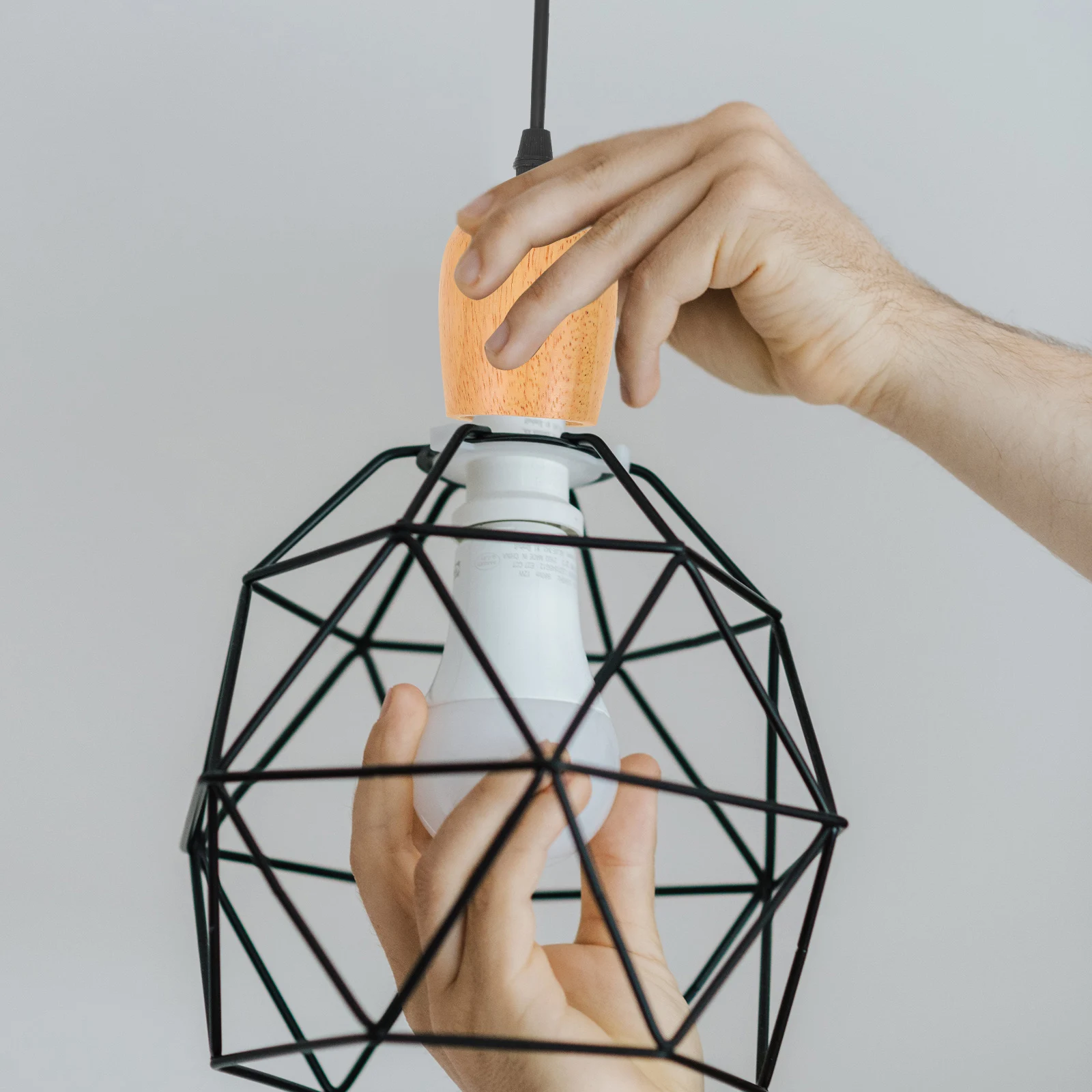 

Vintage Wooden Pendant Light Fixture E27 Socket Hanging Lamp Farmhouse Style Adjustable Height For Kitchen Dining Room Bedroom