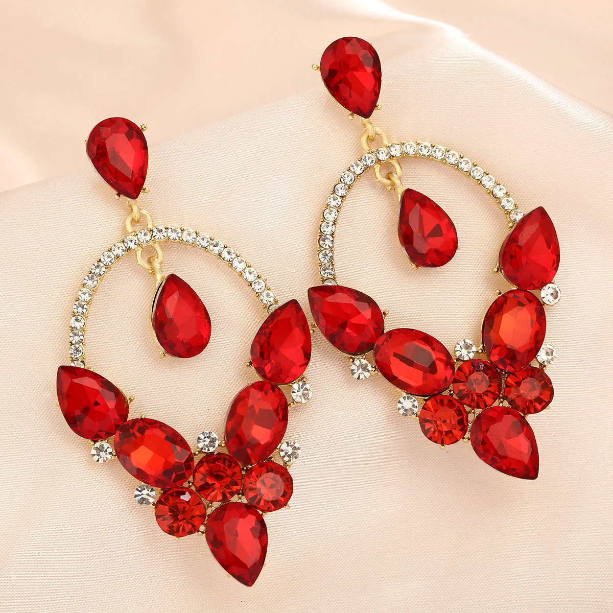 Light luxury crystal fringed earrings, women's super flash diamond-encrusted long temperament earrings, celebrity exquisite vers