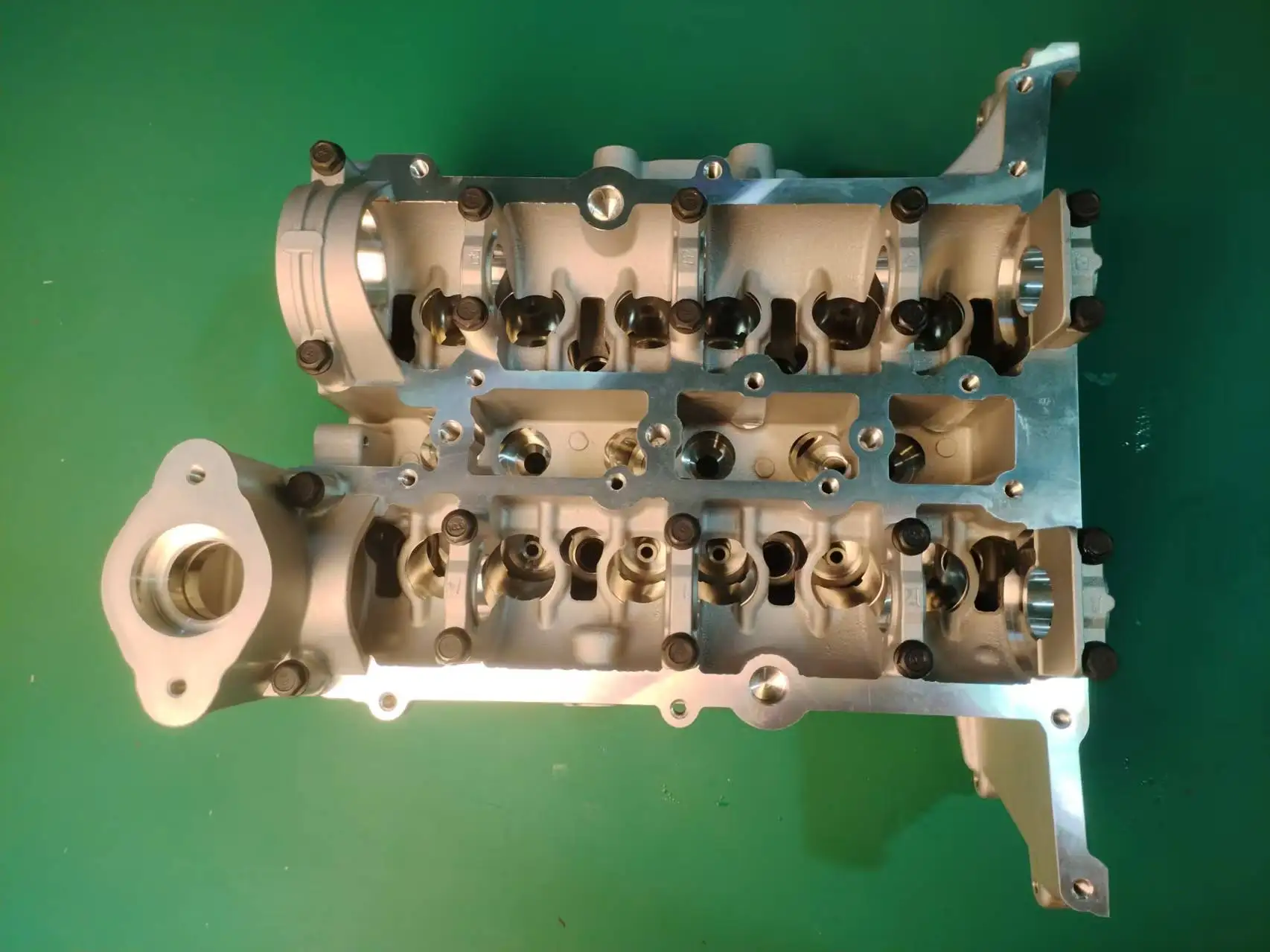 Factory Direct Sales 910045 1917578 1765041 M1DA M1DD Bare Cylinder Head For Ford Fiesta Focus Ecosport C-Max Mondeo