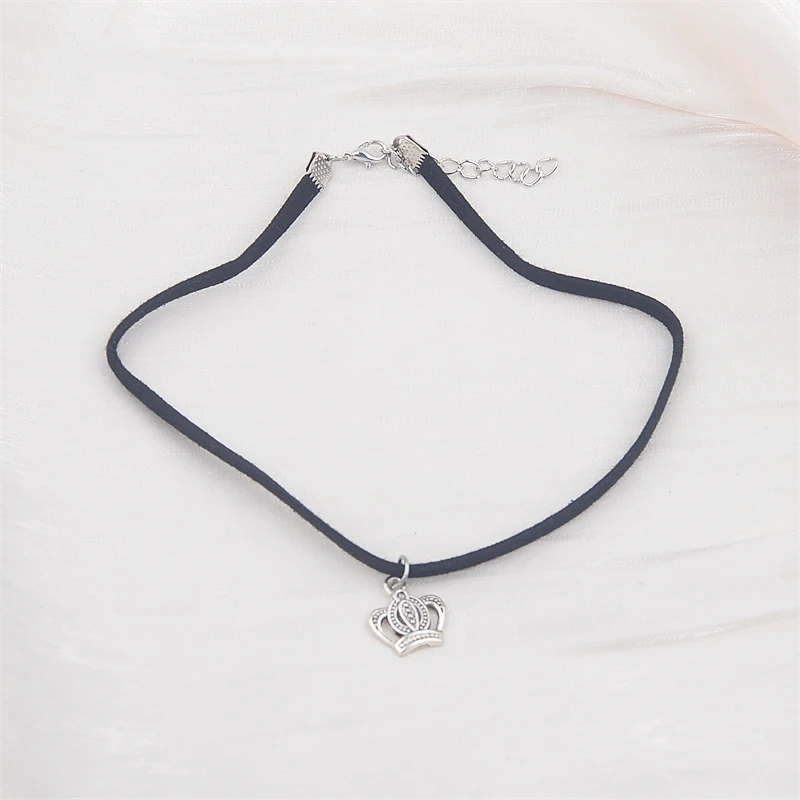 Black Faux Leather Velvet Chokers for Women Short Chain Small Necklaces Punk Skeleton Hand Pendants Collar Christmas Gifts