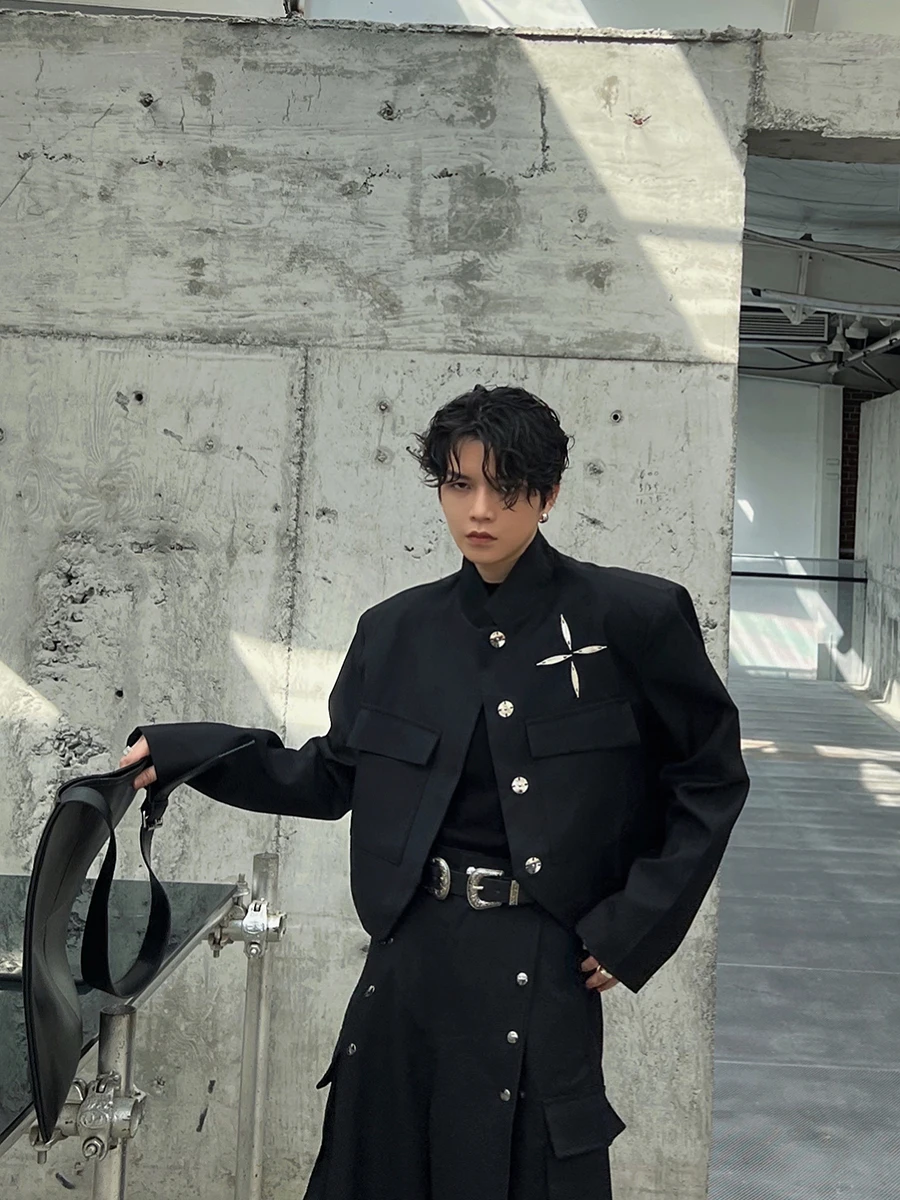 Men's 2025 Spring Autumn New Short Style Design Blazers Metal Decoration Stand Collar Long Sleeve Jacket Male Handsome Chic Tops