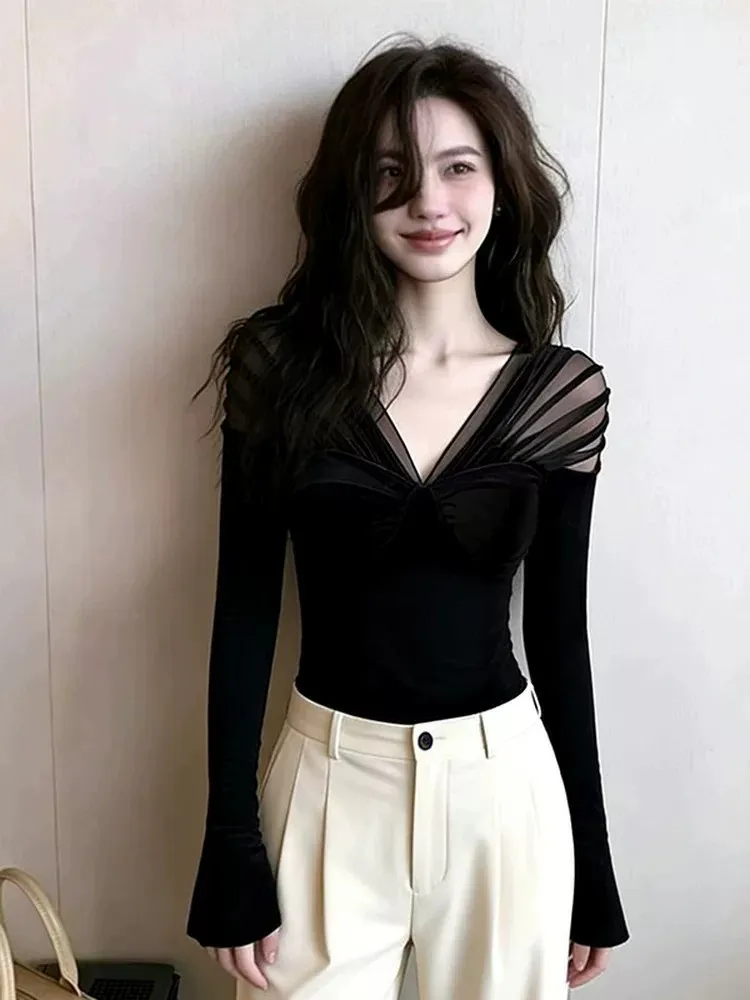 Slim Fit V-Neck Long Sleeve T-Shirt Black Mesh Splicing Women's Fashionable Top Breathable Comfortable Skin-Friendly Short Style