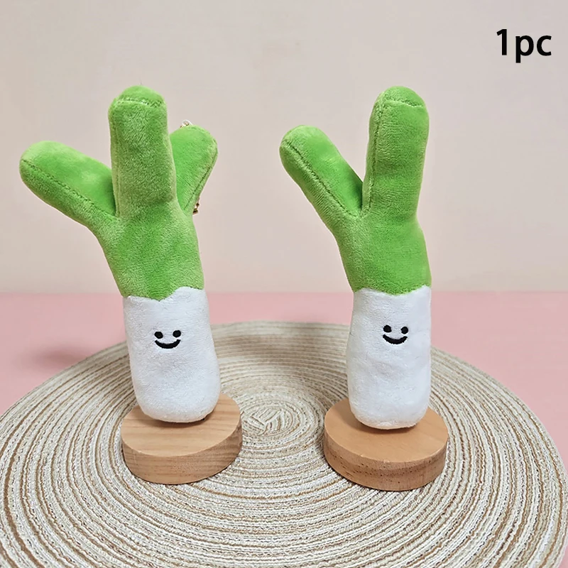 Adorable Stuffed Gift for Kids; Green Onions Plush Toy; Cartoon Scallion Garlic Doll; Veggie Pendant for Bag Car Keychain