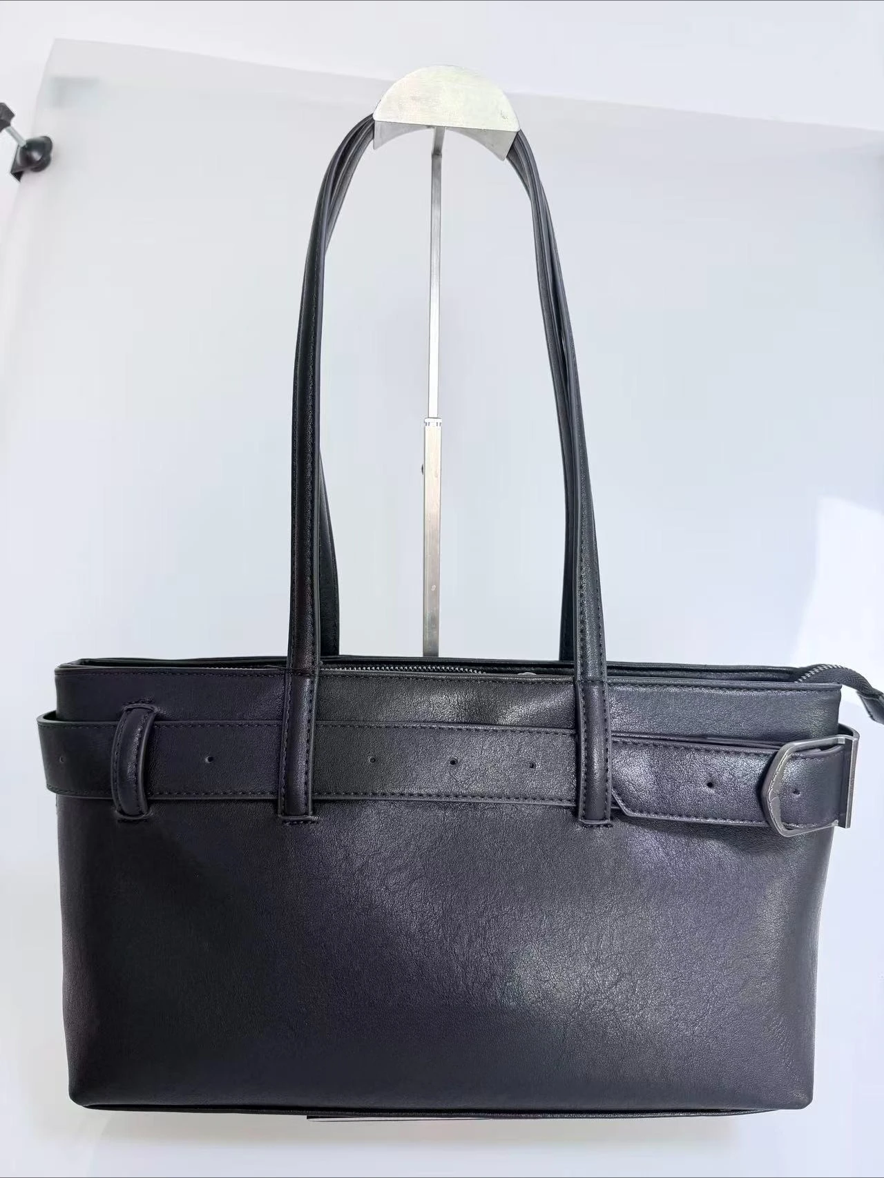 

2026 ZV Fashion Women's Single Shoulder Messenger Bag Wings Design High-Quality Envelope Style Versatile Handbag