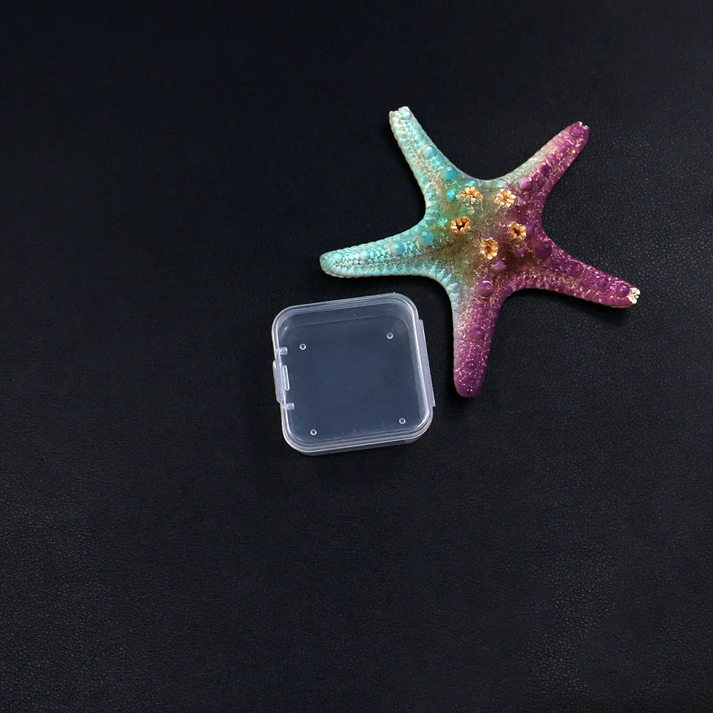 صندوق منظم مربع من البلاستيك الشفاف البسيط المريح مع غطاء لتخزين المجوهرات والقلائد والأقراط وإكسسوارات الخرز