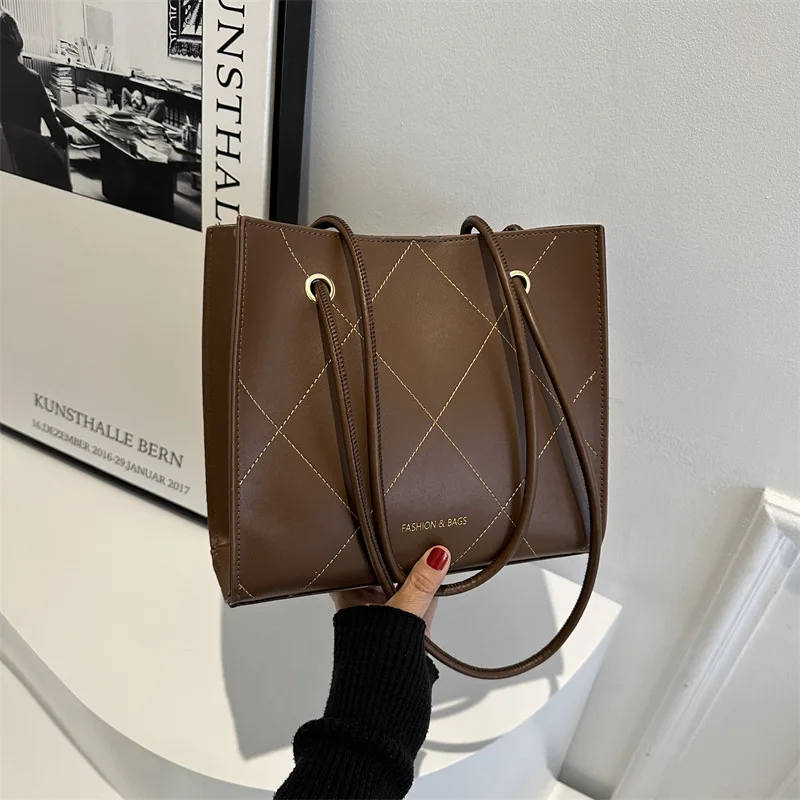 

2025 Quilted Shoulder Bag for Women Stylish Crossbody Purse Minimalist Square Office Handbag Fashionable Work Tote