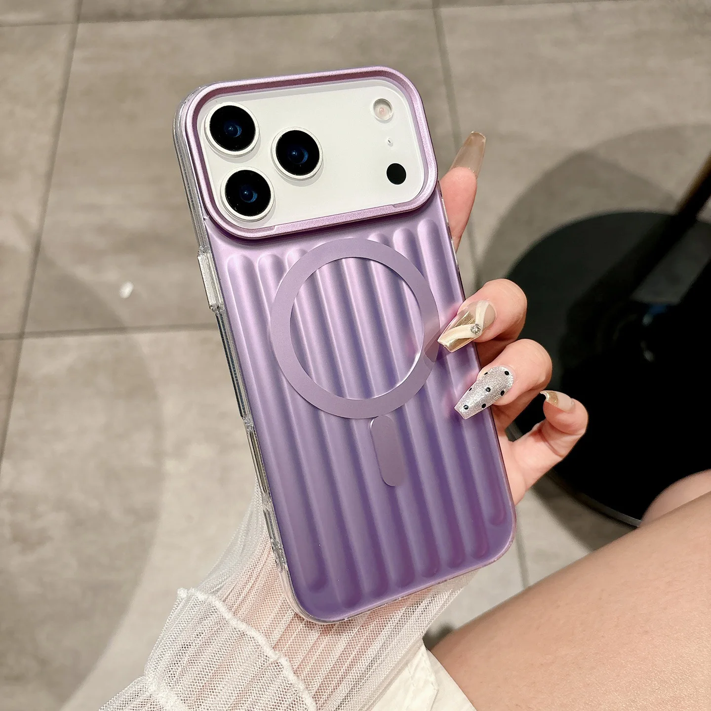 

For iPhone 17 Pro Max/17 Pro/17 Glitter Case with Colorful Striped Pattern Magnetic Compatible Shock-Absorbing TPU Protective