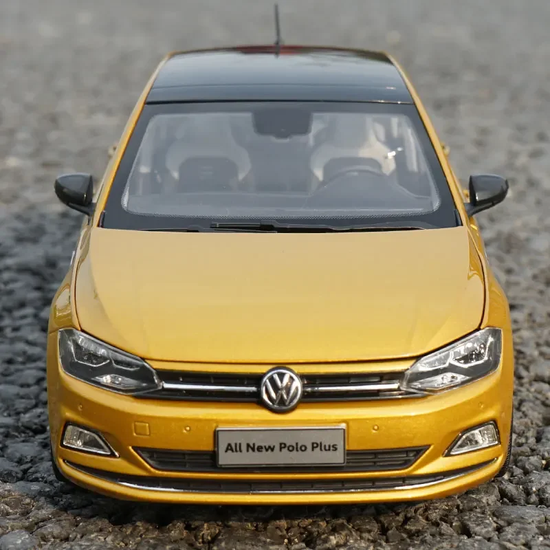 1:18 Volkswagen All New Polo Plus New alloy Car model Static ornament Send to a friend Holiday gift