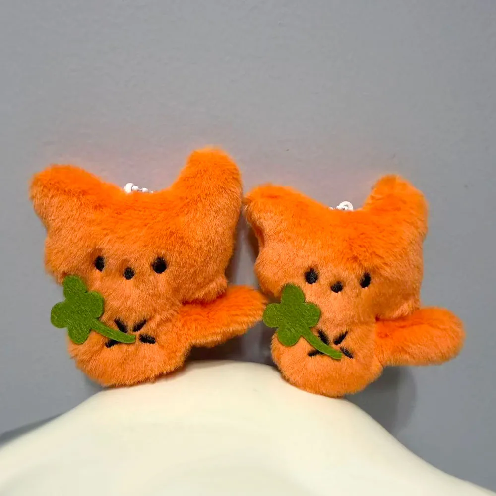 

Lovely Clover Fox Pendant White Fox Plush Doll Keychain Super Cute Nose Bag Hanger Couple Gift Costume Props Bag Charm Pendant