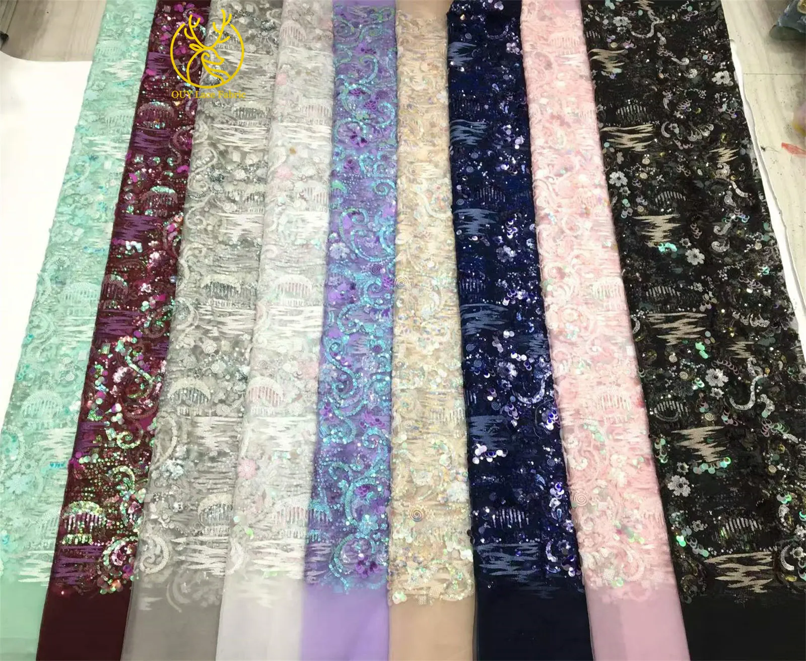 Nigerianischer Pailletten-Spitzenstoff 2026 Hochwertiger Afrikanischer Pailletten-Tüll für Damen-Abendkleider und Ballkleider zum Nähen – Detail 4