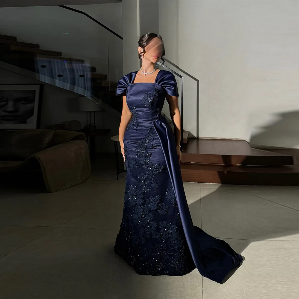 فساتين رسمية طويلة للحفلات الراقصة باللون الأزرق الداكن مخصصة من MOLISA مع تنورة من الدانتيل وأكمام قصيرة مخصصة من الجيرسيه