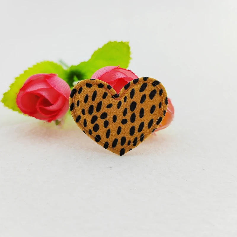 100 Stück Leoparden-Stoff-Herz-Applikationen 3,5*3CM für DIY-Nähprojekte, Kopfbedeckungen, Haarspangen, Schleifendekoration, Aufnäher für Kleidung & Hüte – Detail 4