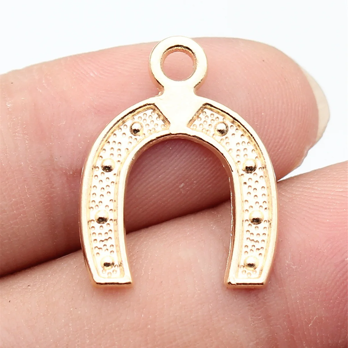 WYSIWYG 20pcs Charms Lucky Horseshoe Good Luck Talisman 24x18mm Tibetan Silver Color Pendant Antique Jewelry Making DIY Craft