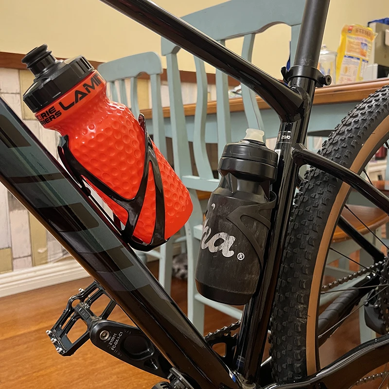 New Full Carbon Fiber Water Bottle Cage Ultralight Carbon Bottle Holder for Road Mountain Bike