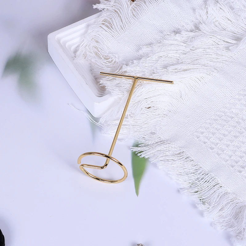 Stojak na biżuterię Metalowe kolczyki w kształcie litery T Uchwyt do przechowywania naszyjników Stojak Pokaż Charms Uniwersalna profesjonalna witryna