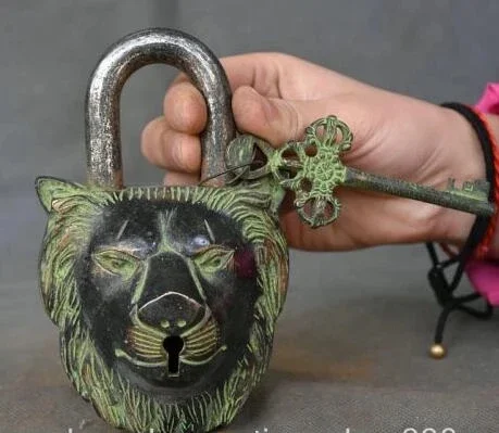 

free shipping 12.5cm Collect Rare Old Chinese Ancient Bronze Animals Lion Head Door Key Lock